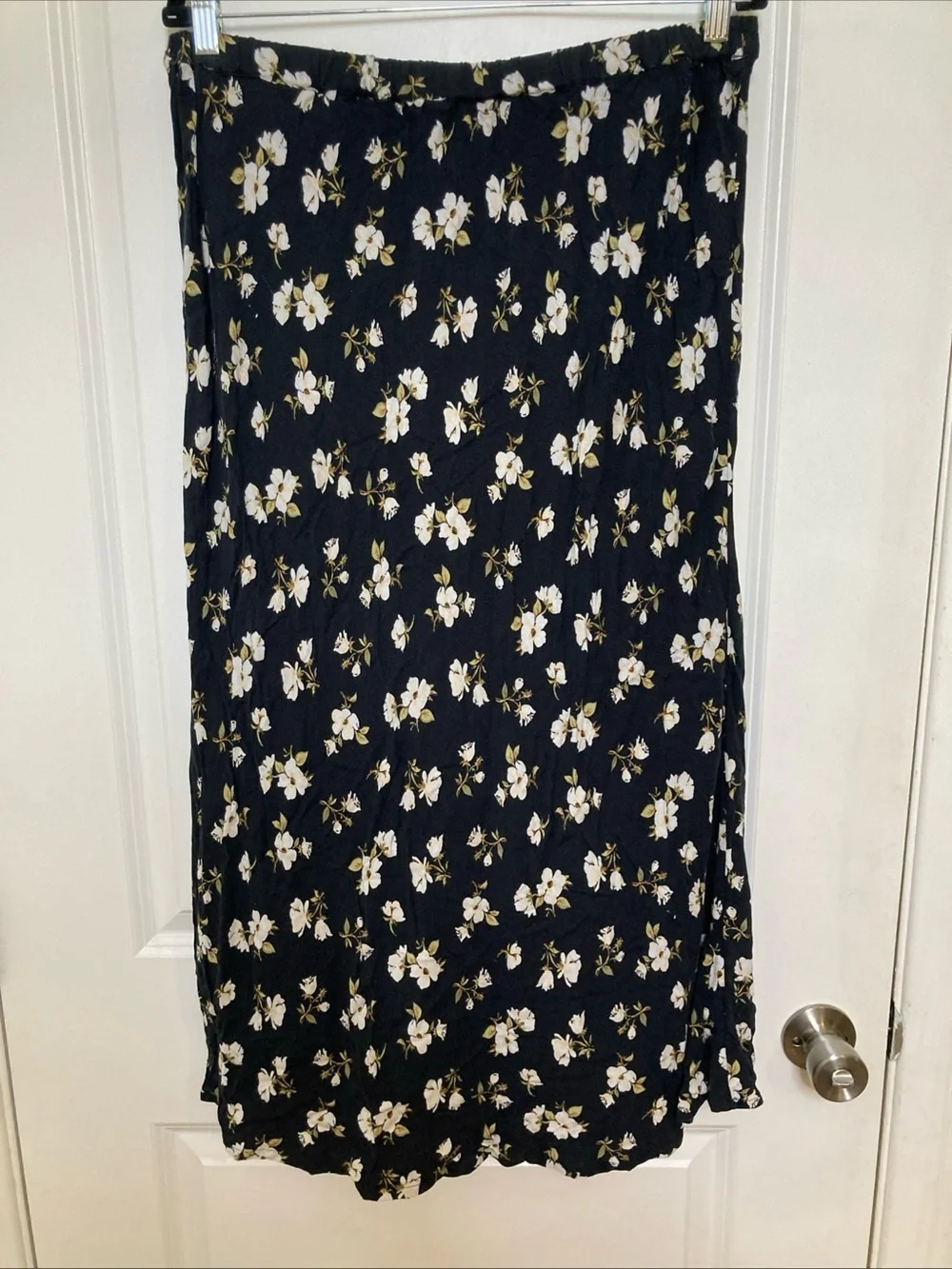 Old Navy Crepe A-Line Midi Skirt Black White Garden Floral Cottagecore Sz L